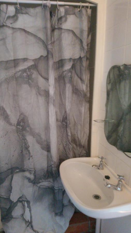 Independent Quaint Flat, Close To Beach Кейптаун Екстериор снимка