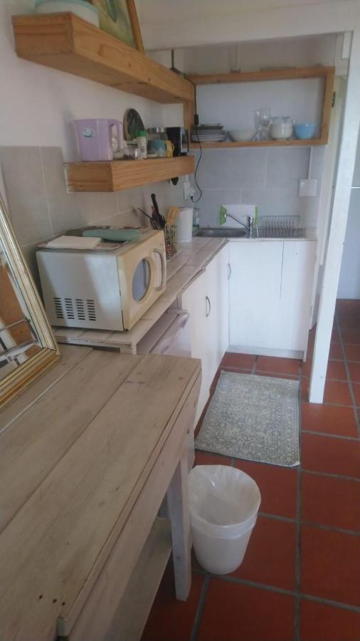 Independent Quaint Flat, Close To Beach Кейптаун Екстериор снимка