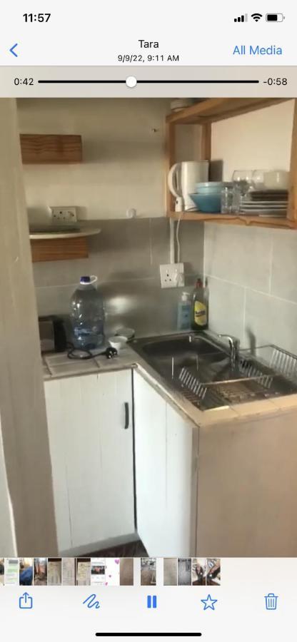 Independent Quaint Flat, Close To Beach Кейптаун Екстериор снимка