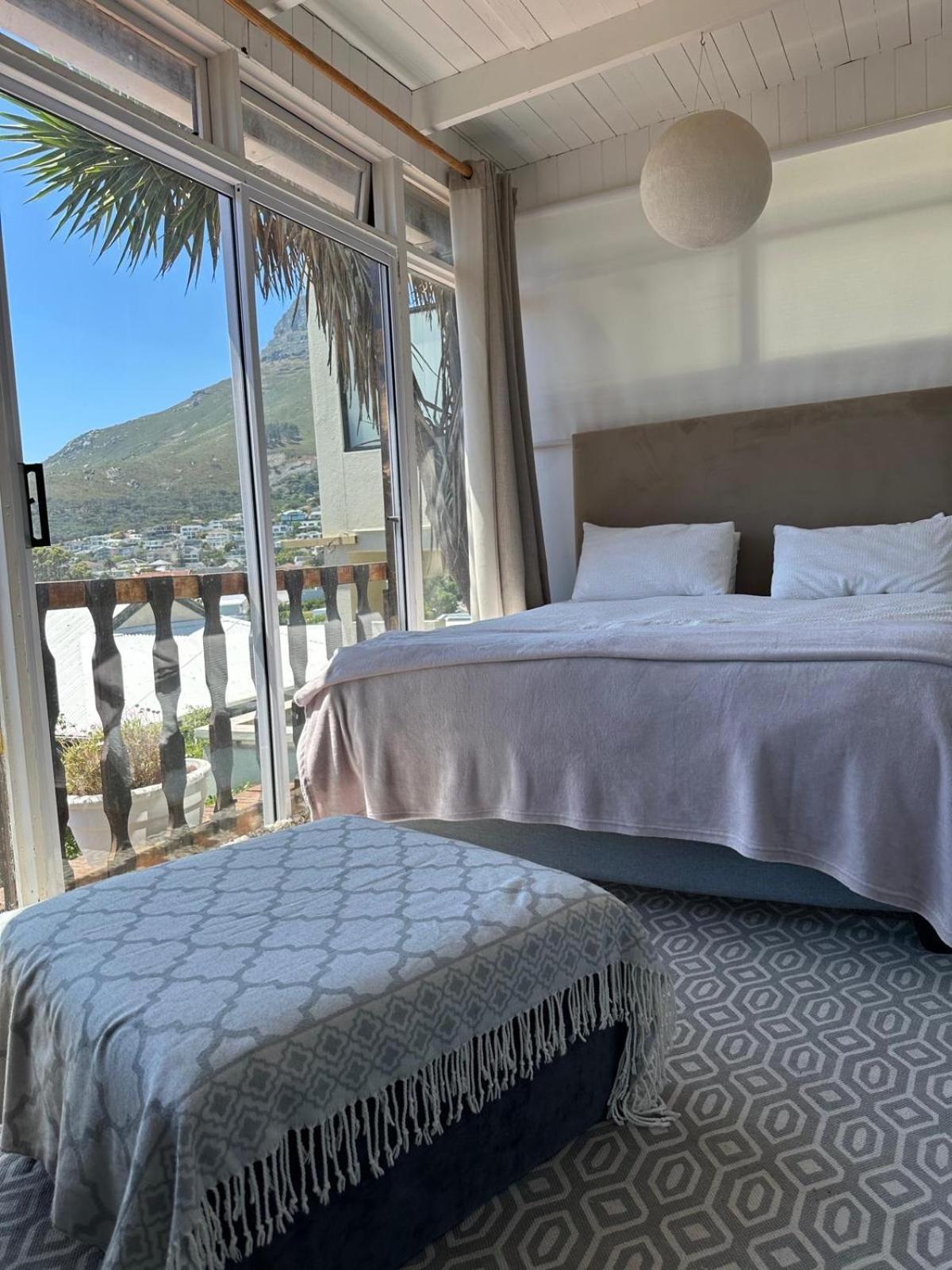 Independent Quaint Flat, Close To Beach Кейптаун Екстериор снимка