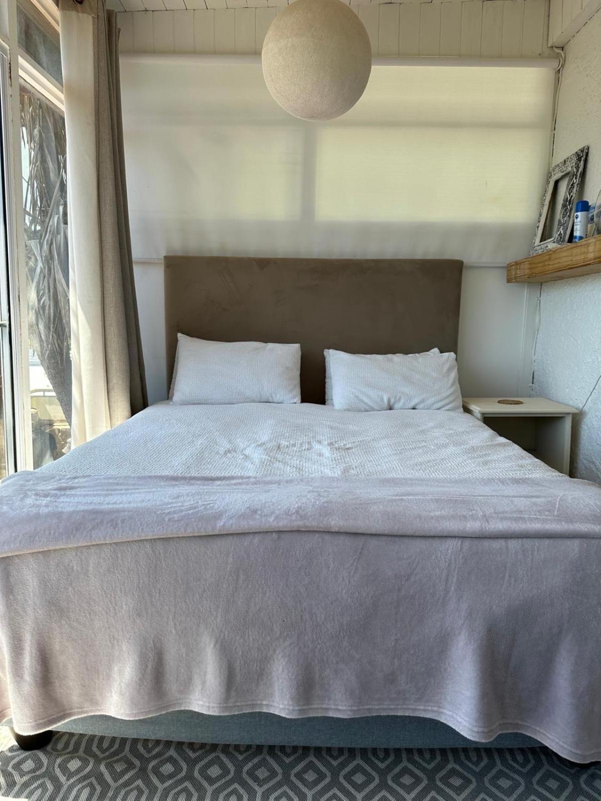 Independent Quaint Flat, Close To Beach Кейптаун Екстериор снимка